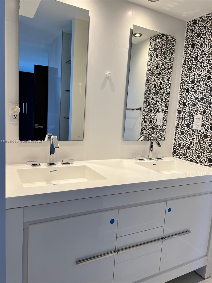 MAISON GRANDE CONDO - Residential