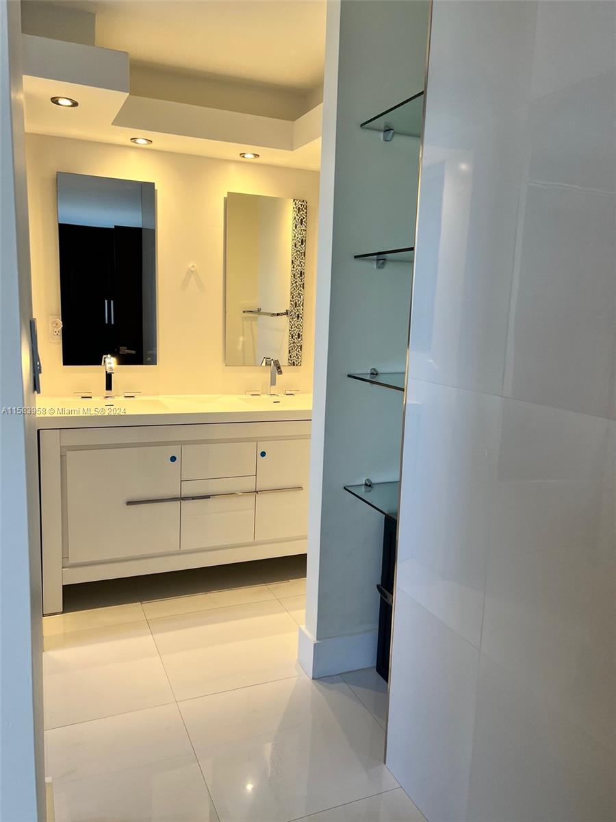MAISON GRANDE CONDO - Residential