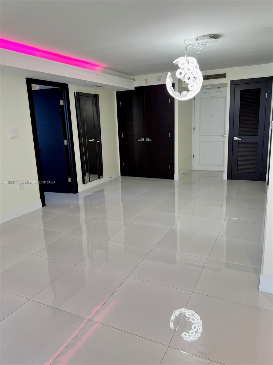 MAISON GRANDE CONDO - Residential