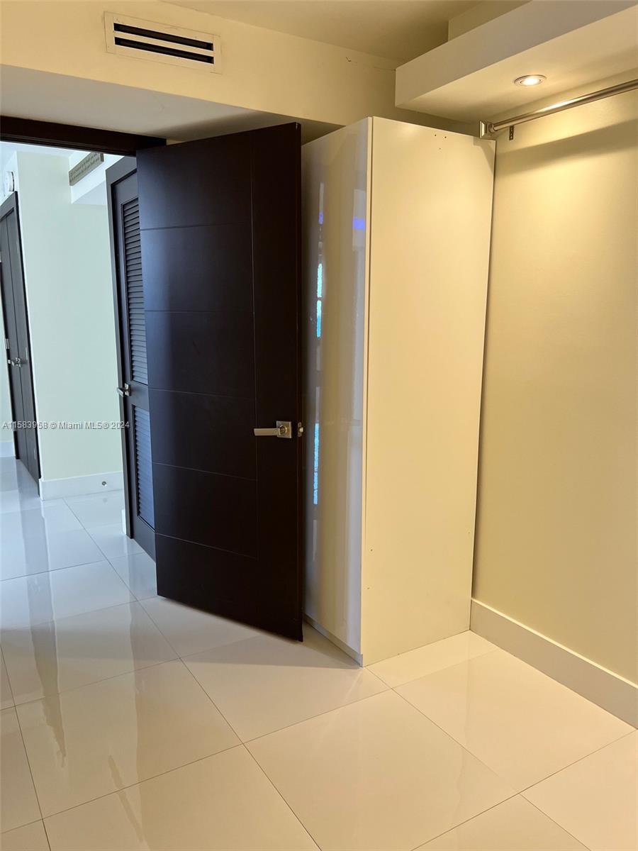 MAISON GRANDE CONDO - Residential