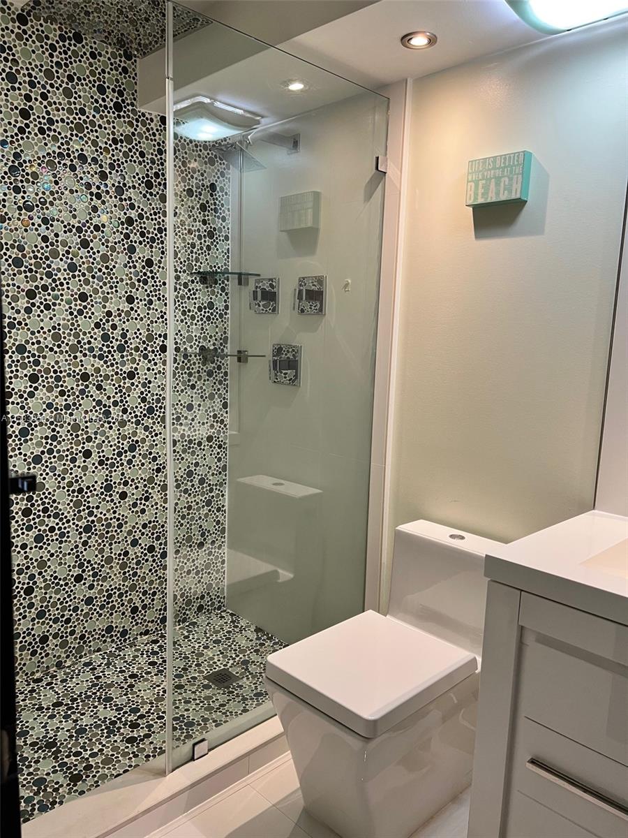 MAISON GRANDE CONDO - Residential