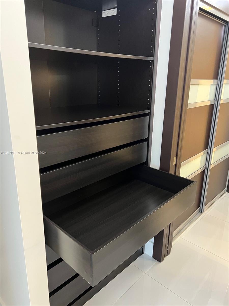 MAISON GRANDE CONDO - Residential