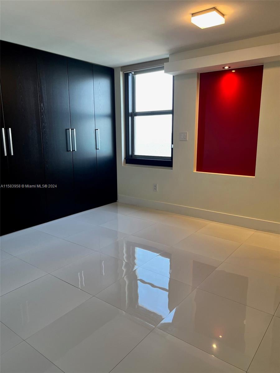 MAISON GRANDE CONDO - Residential
