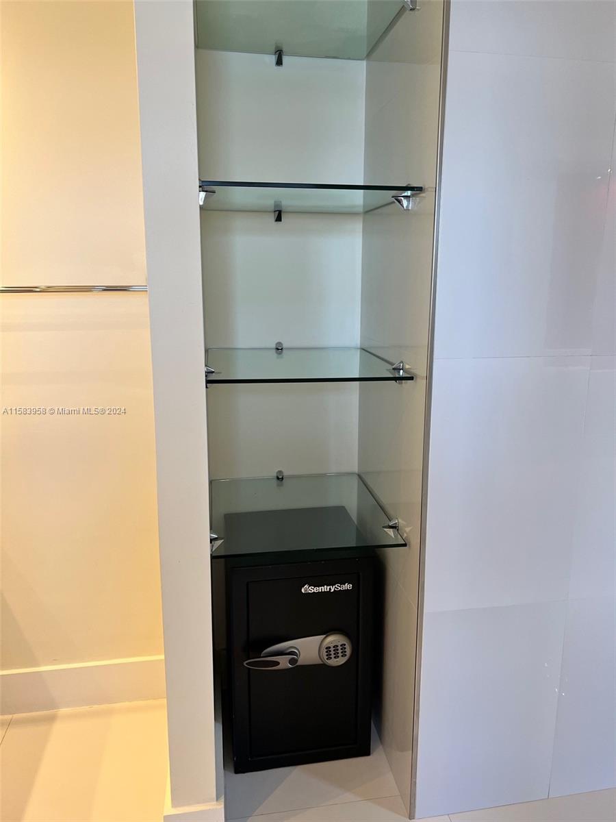MAISON GRANDE CONDO - Residential
