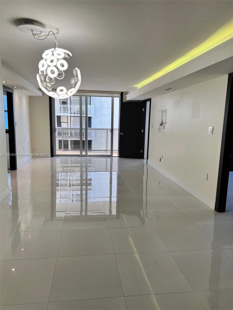 MAISON GRANDE CONDO - Residential