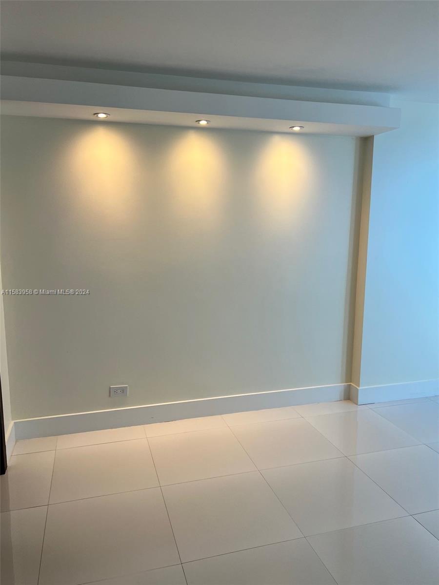MAISON GRANDE CONDO - Residential