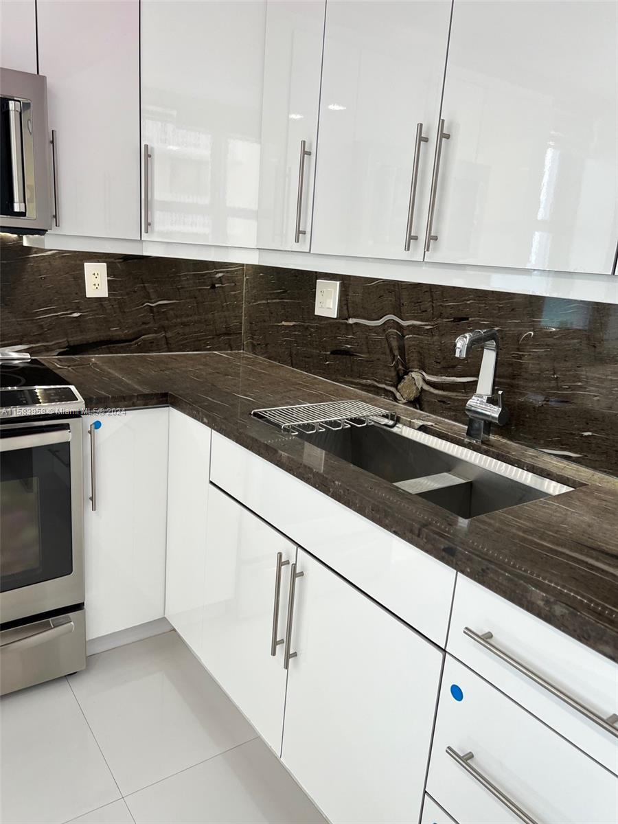 MAISON GRANDE CONDO - Residential