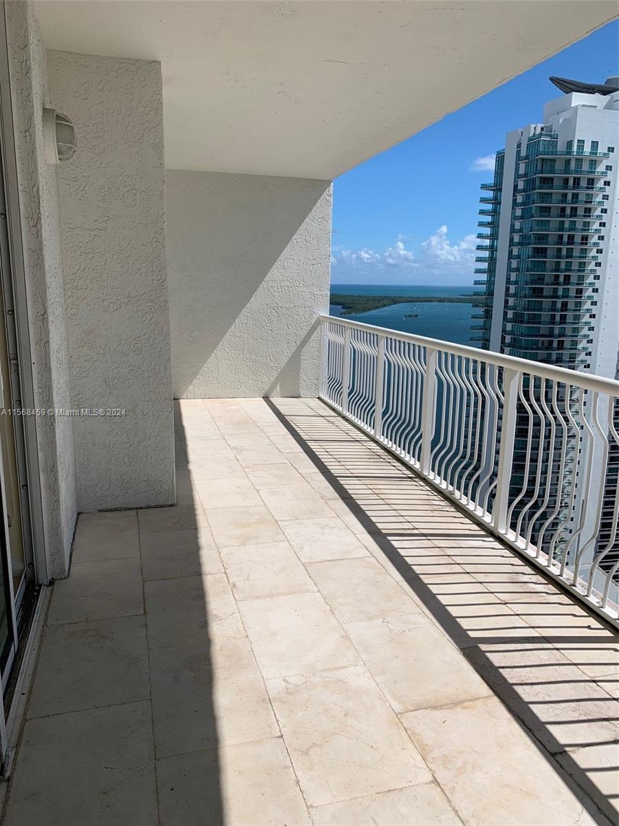 THE CLUB AT BRICKELL BAY - Residential