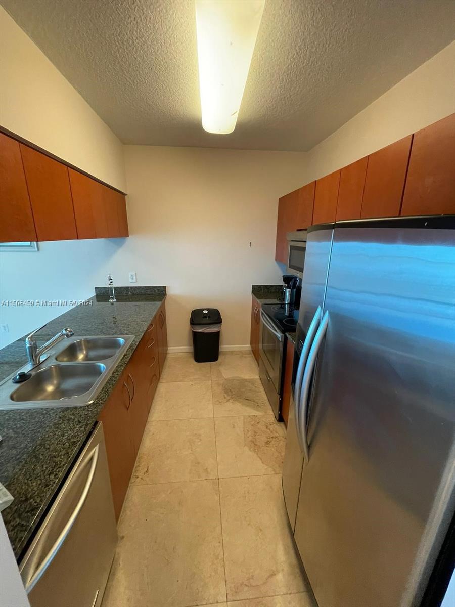 THE CLUB AT BRICKELL BAY - Residential