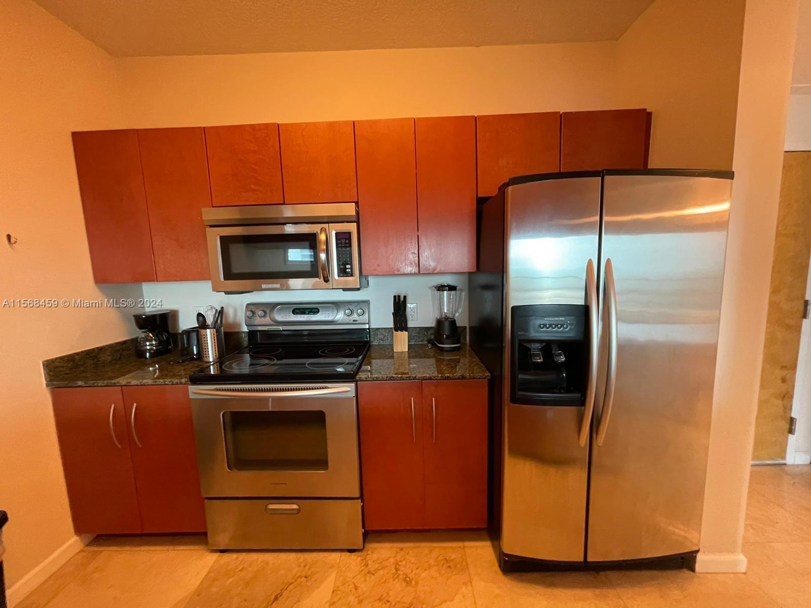 THE CLUB AT BRICKELL BAY - Residential