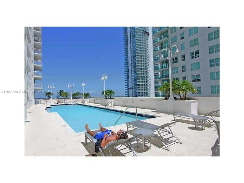 THE CLUB AT BRICKELL BAY - Residential