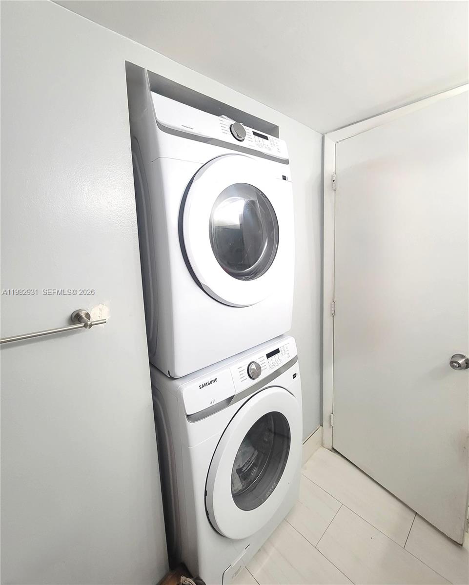 RAMBLEWOOD EAST CONDO - Residential