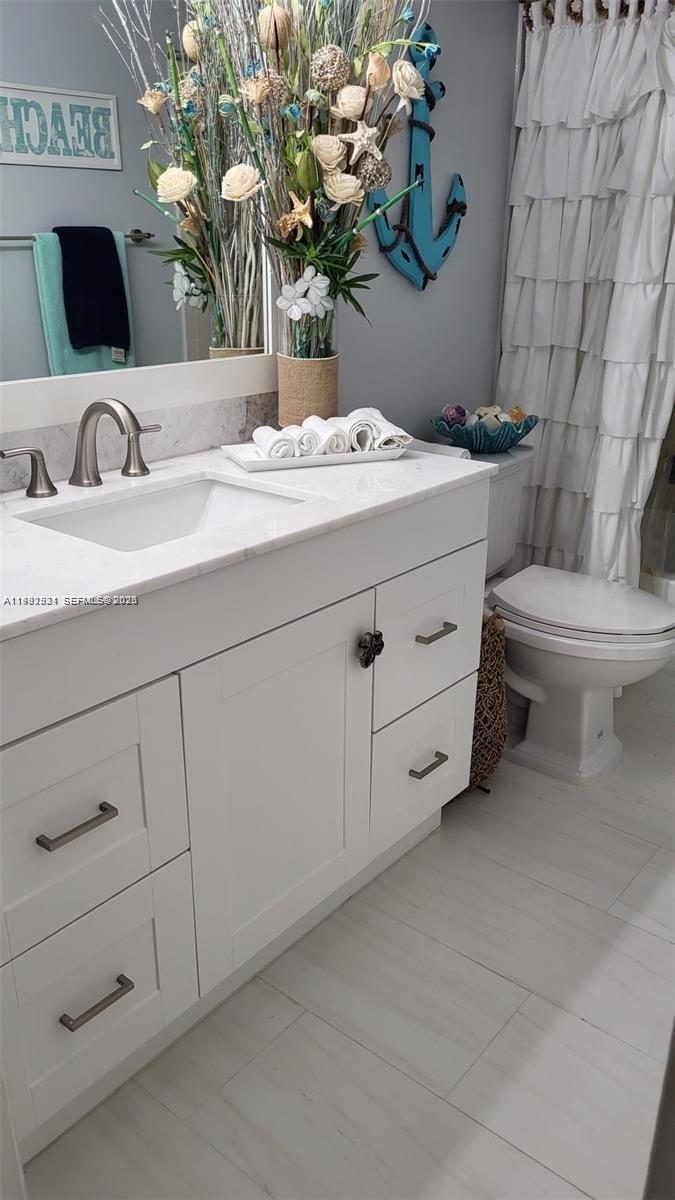 RAMBLEWOOD EAST CONDO - Residential