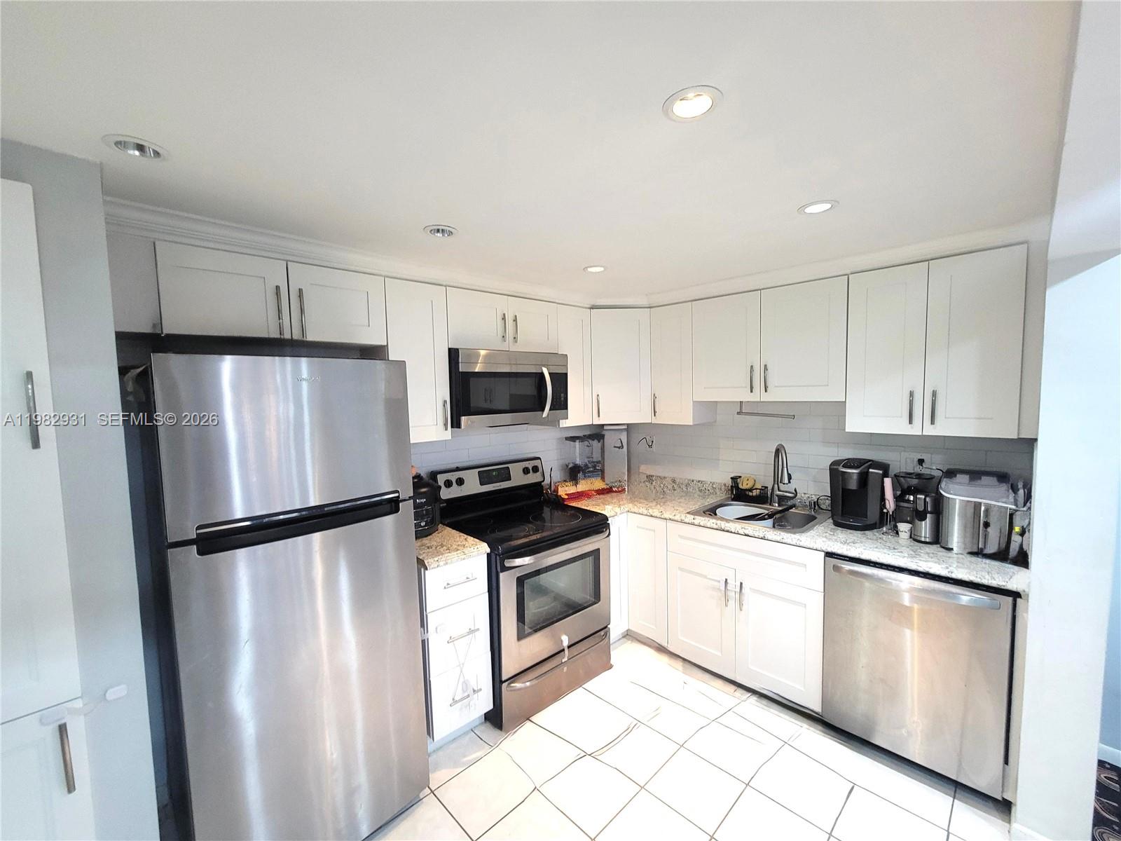 RAMBLEWOOD EAST CONDO - Residential