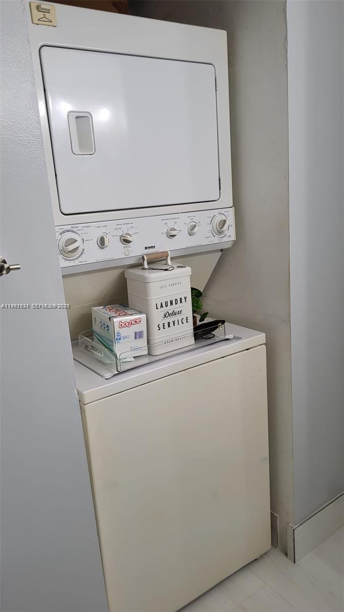 RAMBLEWOOD EAST CONDO - Residential