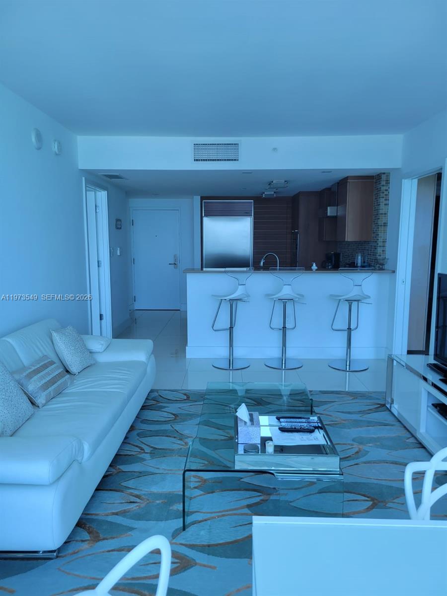 6801 Collins Ave LPH06 Doorlph14