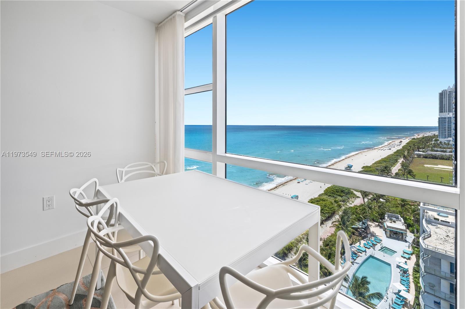 6801 Collins Ave LPH06 Doorlph14