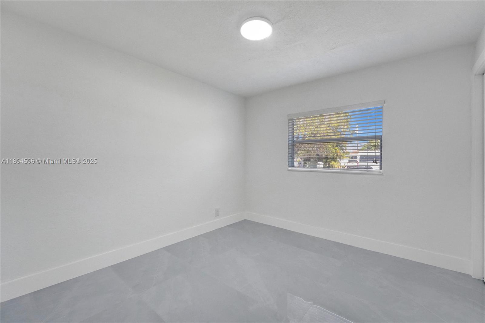 PALM LANE HOMES IN MIRAMA - Residential