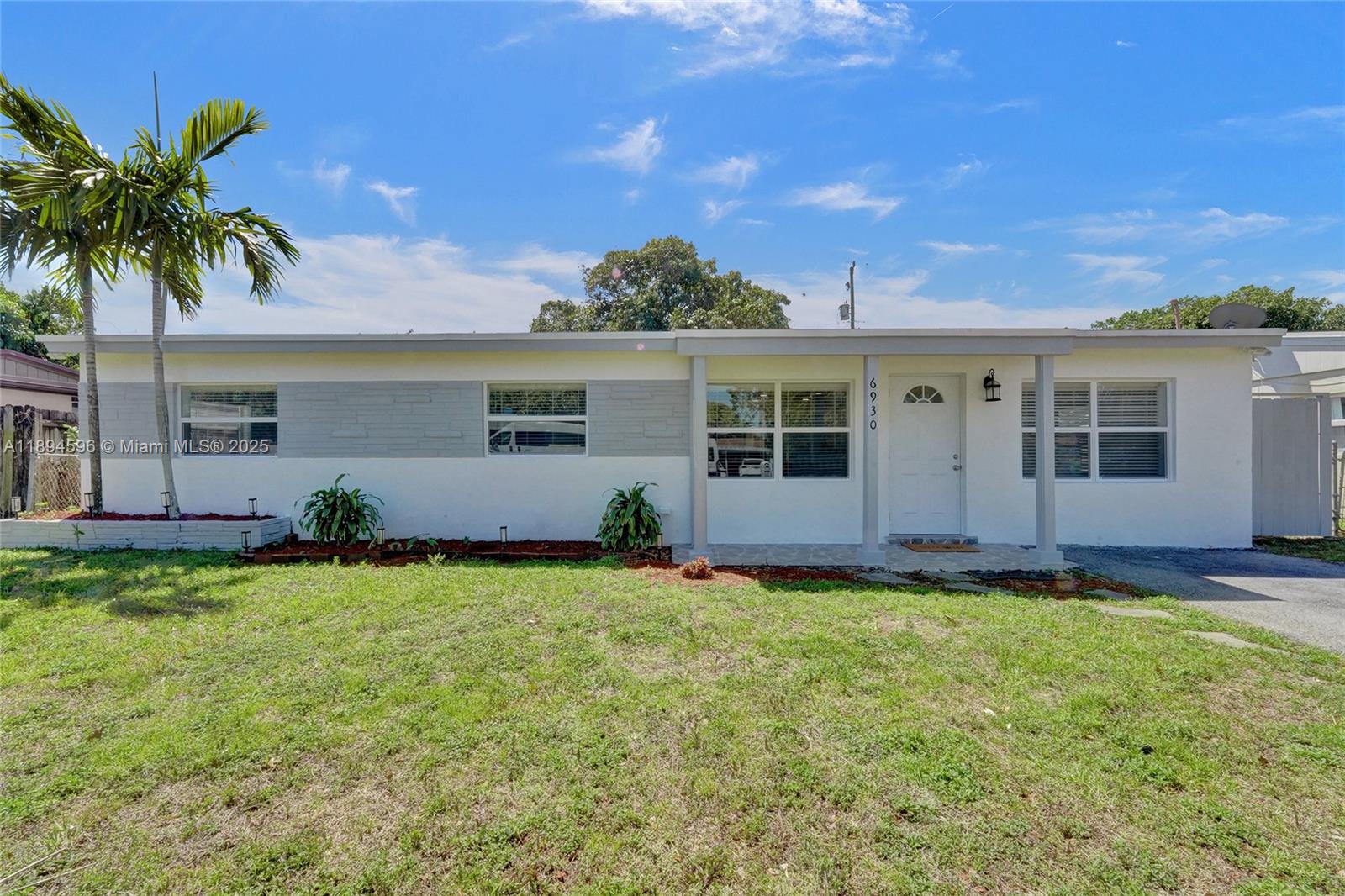 PALM LANE HOMES IN MIRAMA - Residential