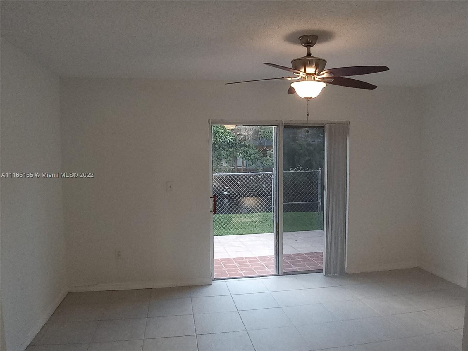 THE OAKVIEW CONDO NO 5 - Residential