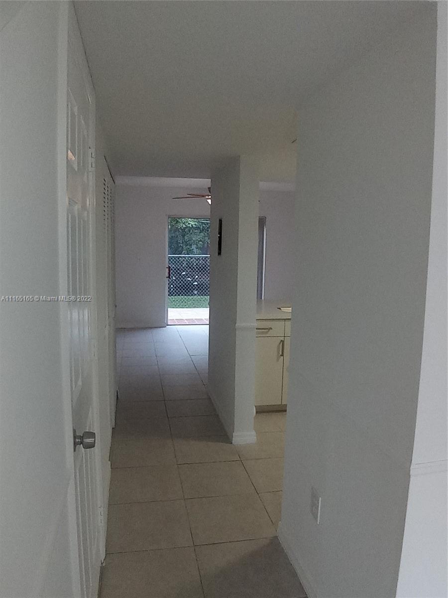 THE OAKVIEW CONDO NO 5 - Residential