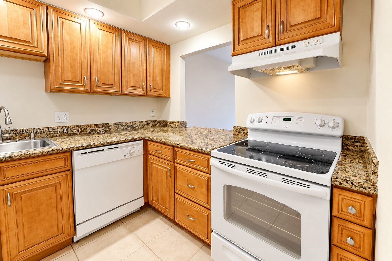400 Leslie Dr 205