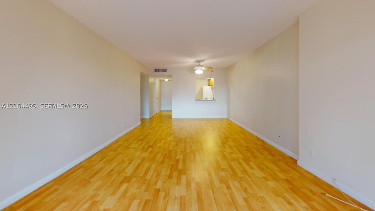 400 Leslie Dr 205