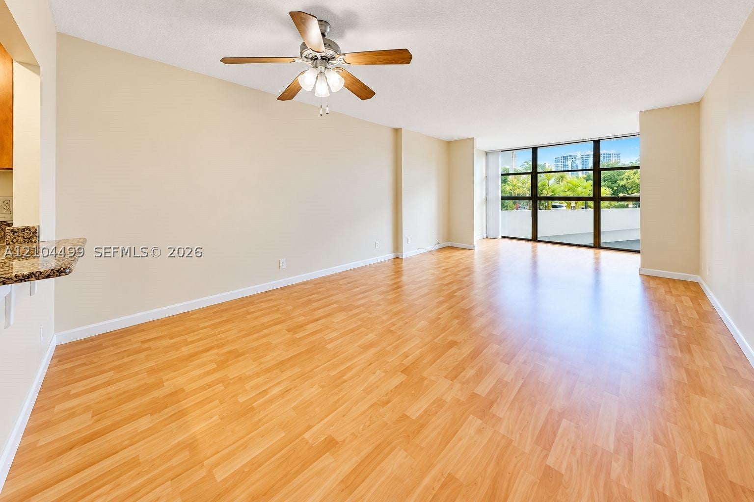 400 Leslie Dr