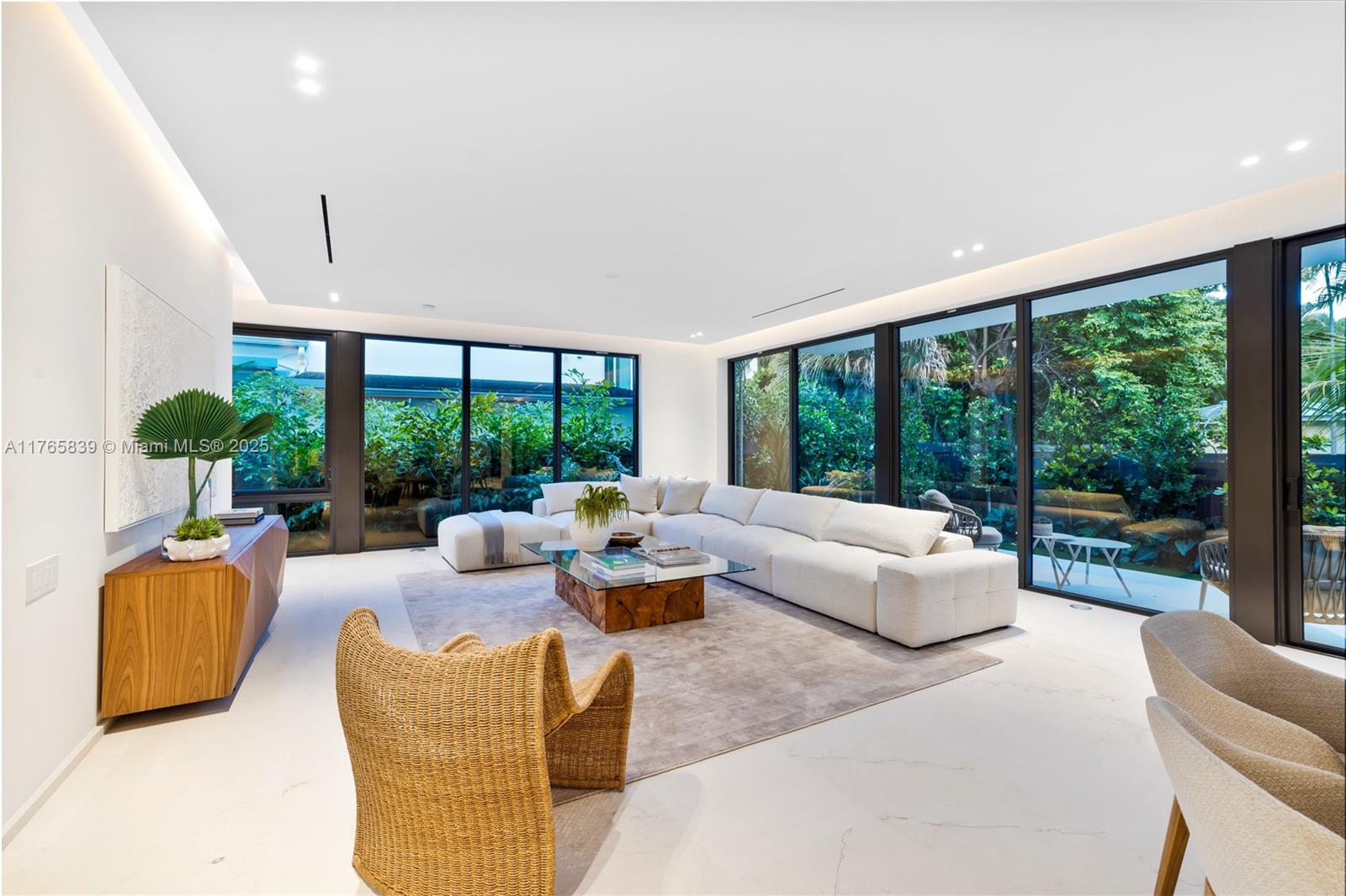 OCEAN VIEW HEIGHTS - Residential