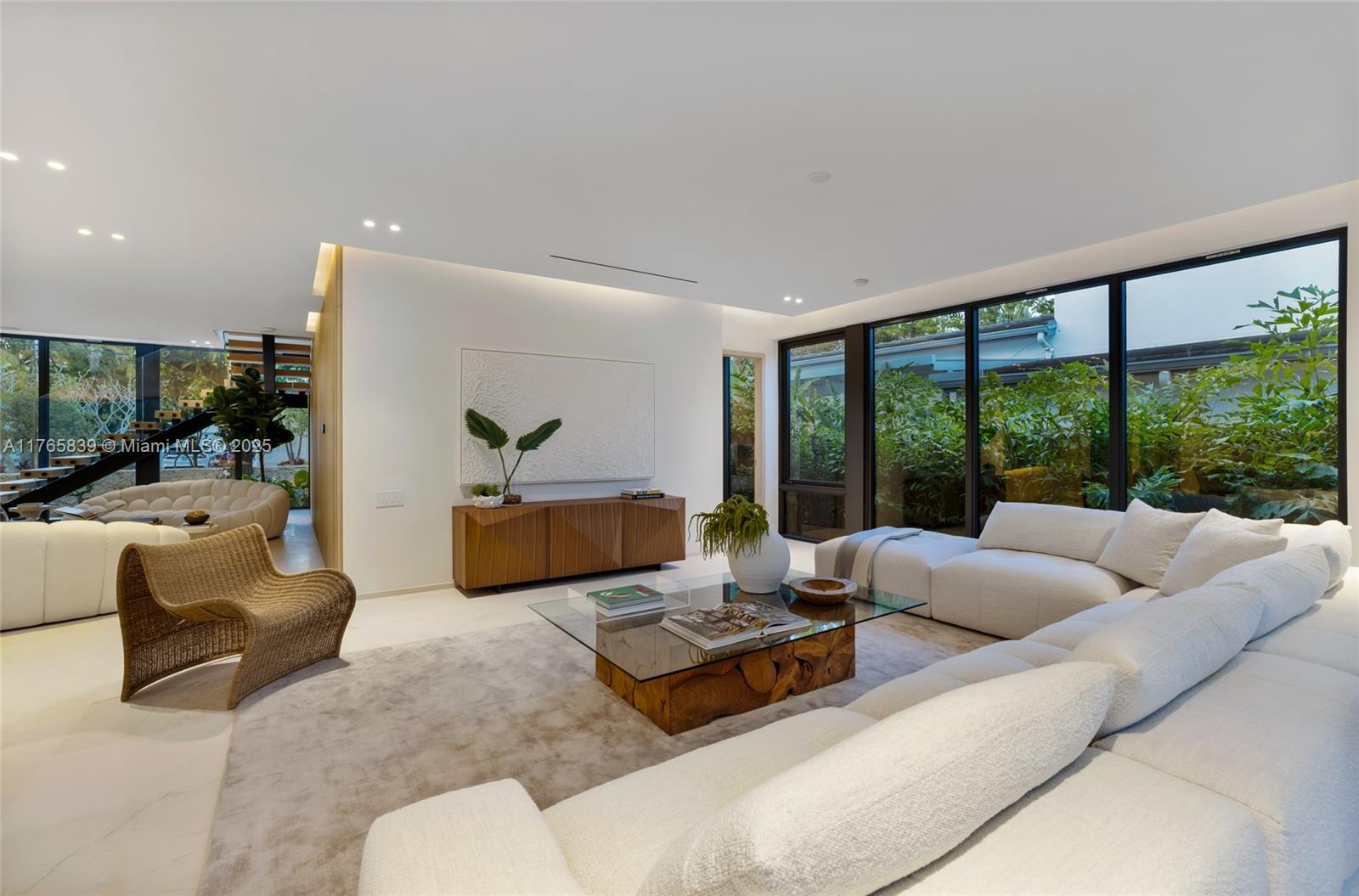 OCEAN VIEW HEIGHTS - Residential