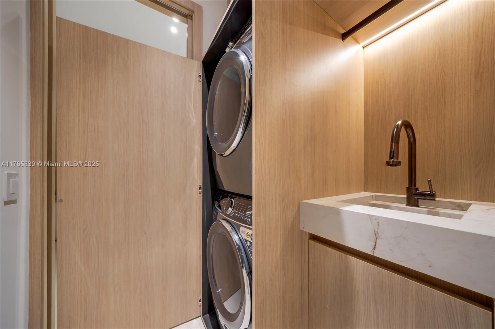 OCEAN VIEW HEIGHTS - Residential