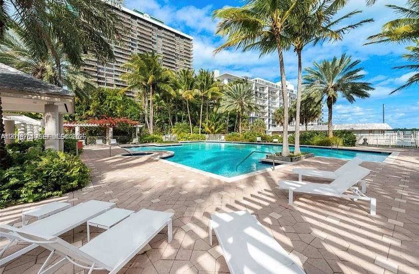 PALM BAY CONDOMINIUM - Residential