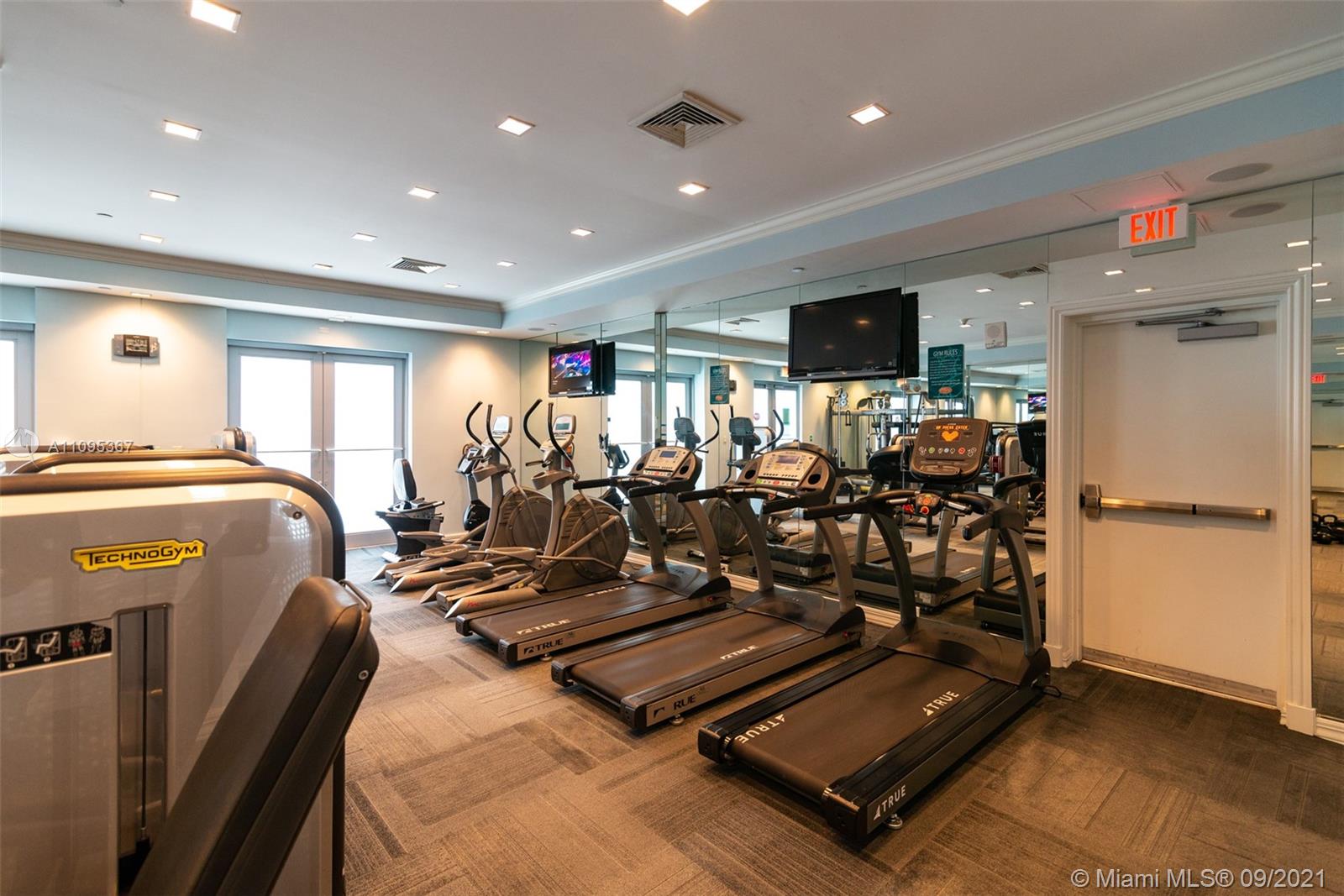 ST TROPEZ ON THE BAY III - Residential Lease