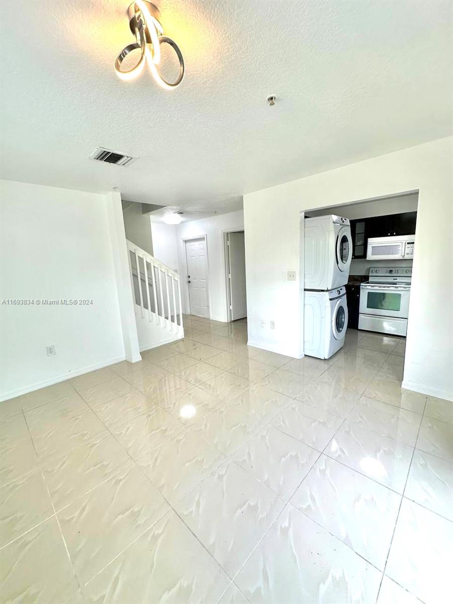 Rental Property at 2066 Ne 167th St 3-107, North Miami Beach, Miami-Dade County, Florida - Bedrooms: 3 
Bathrooms: 3  - $2,500 MO.