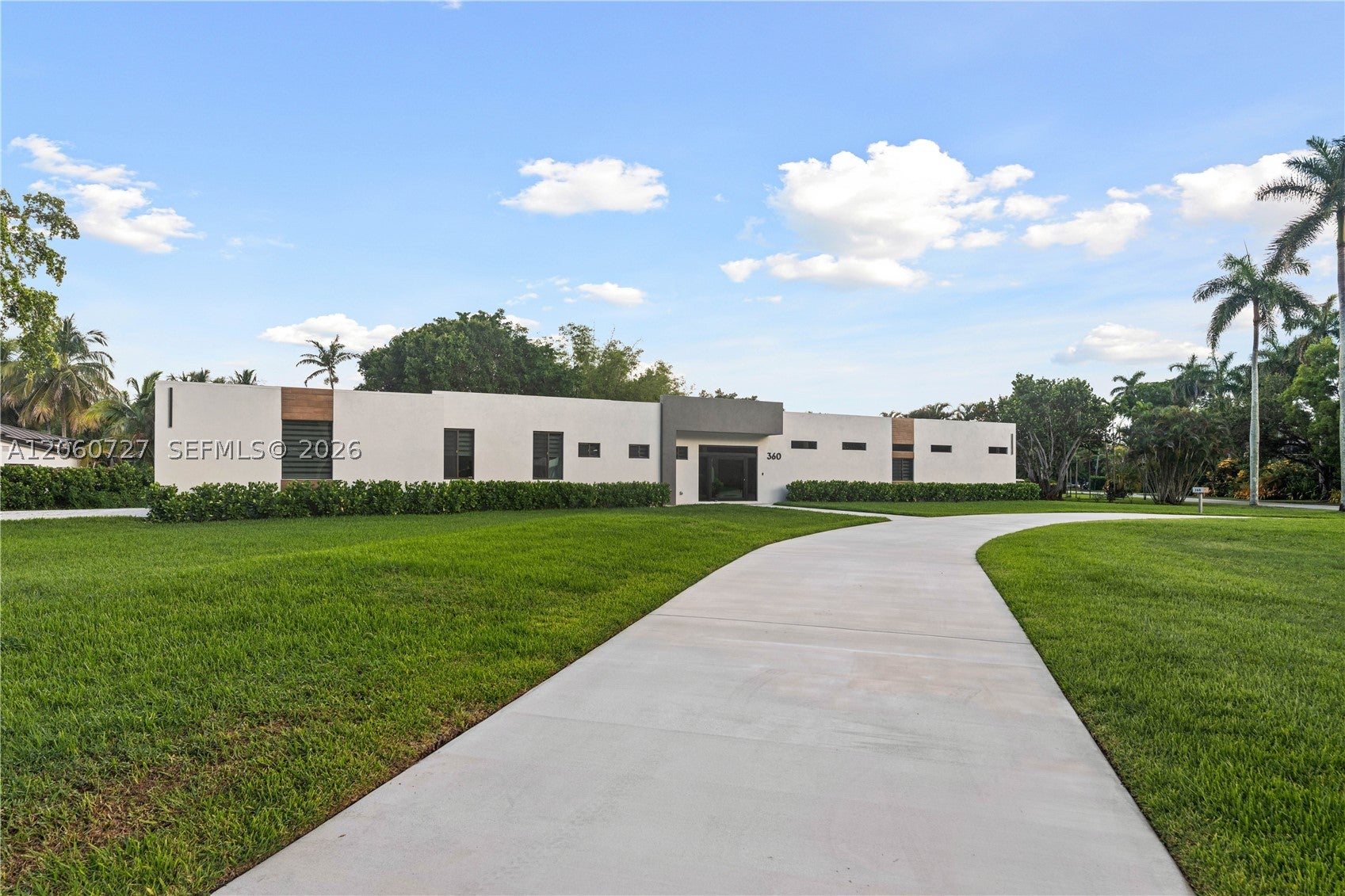 360 Holly Ln