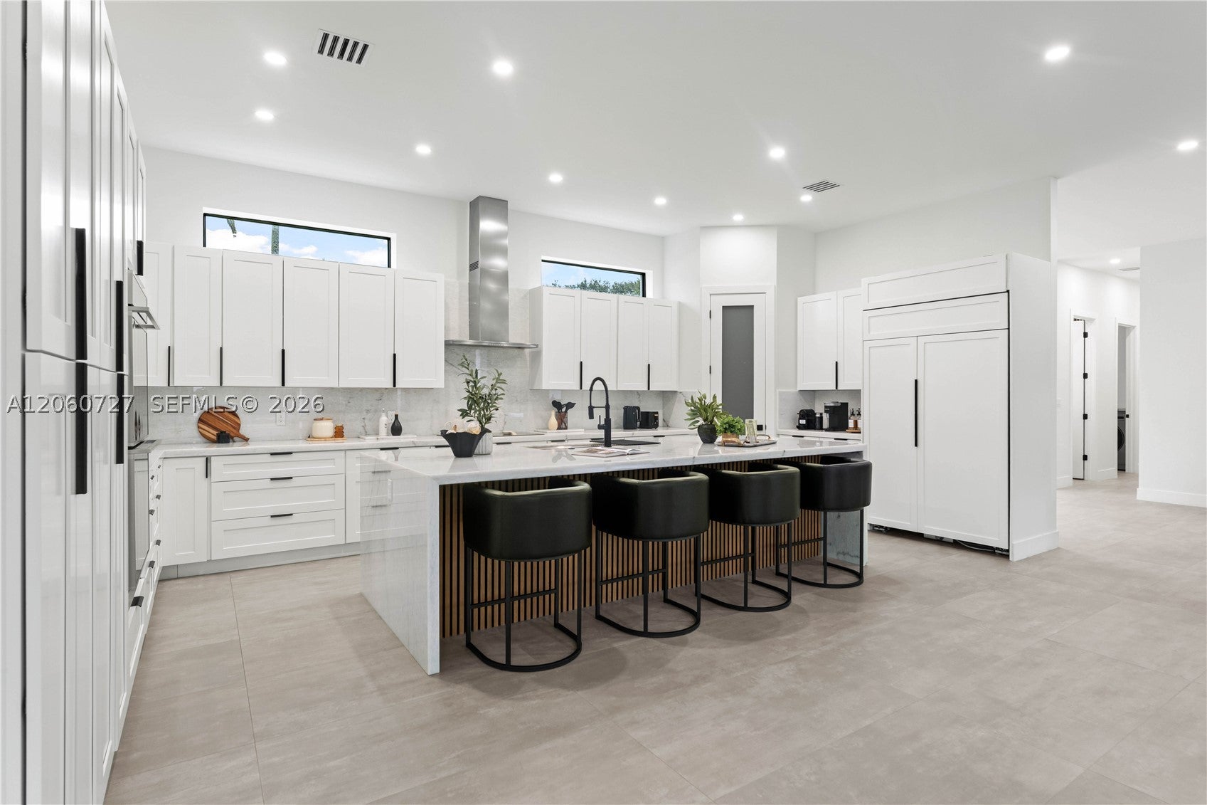 360 Holly Ln