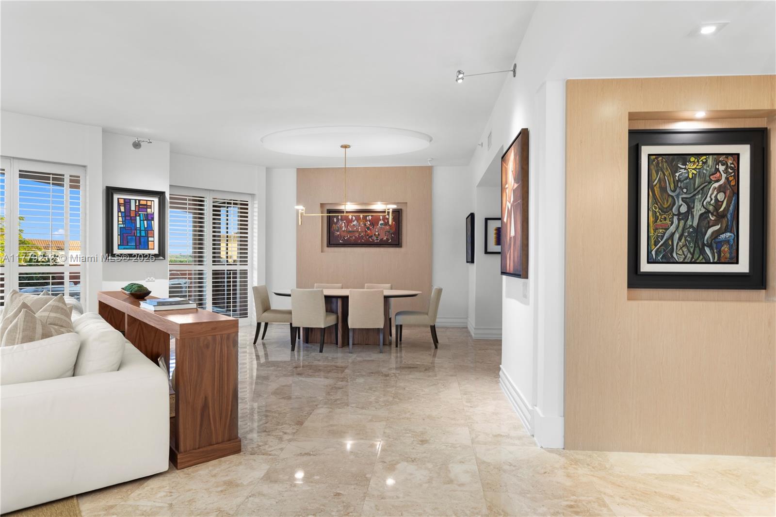 10 Edgewater Dr 3E