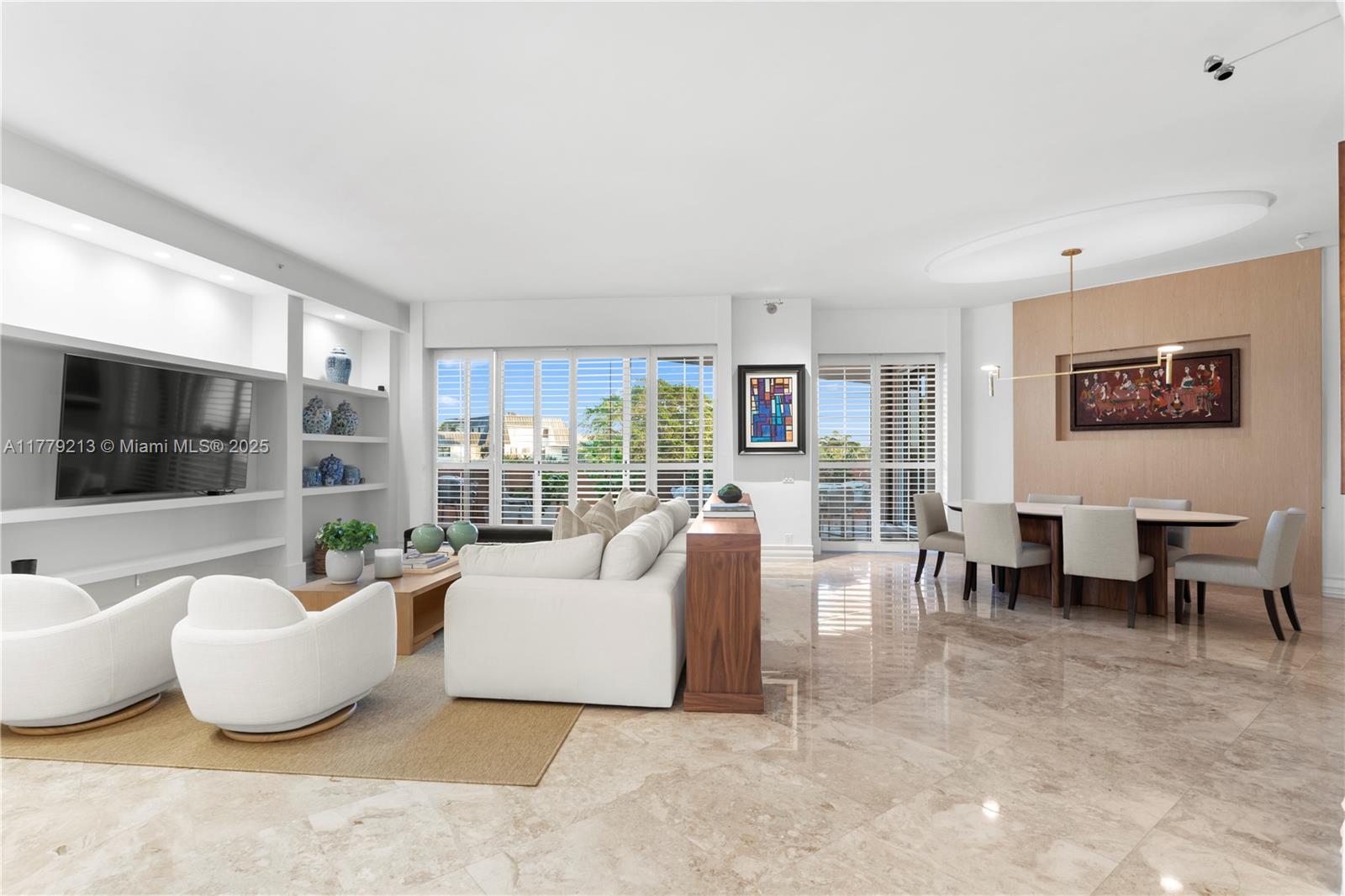 10 Edgewater Dr 3E