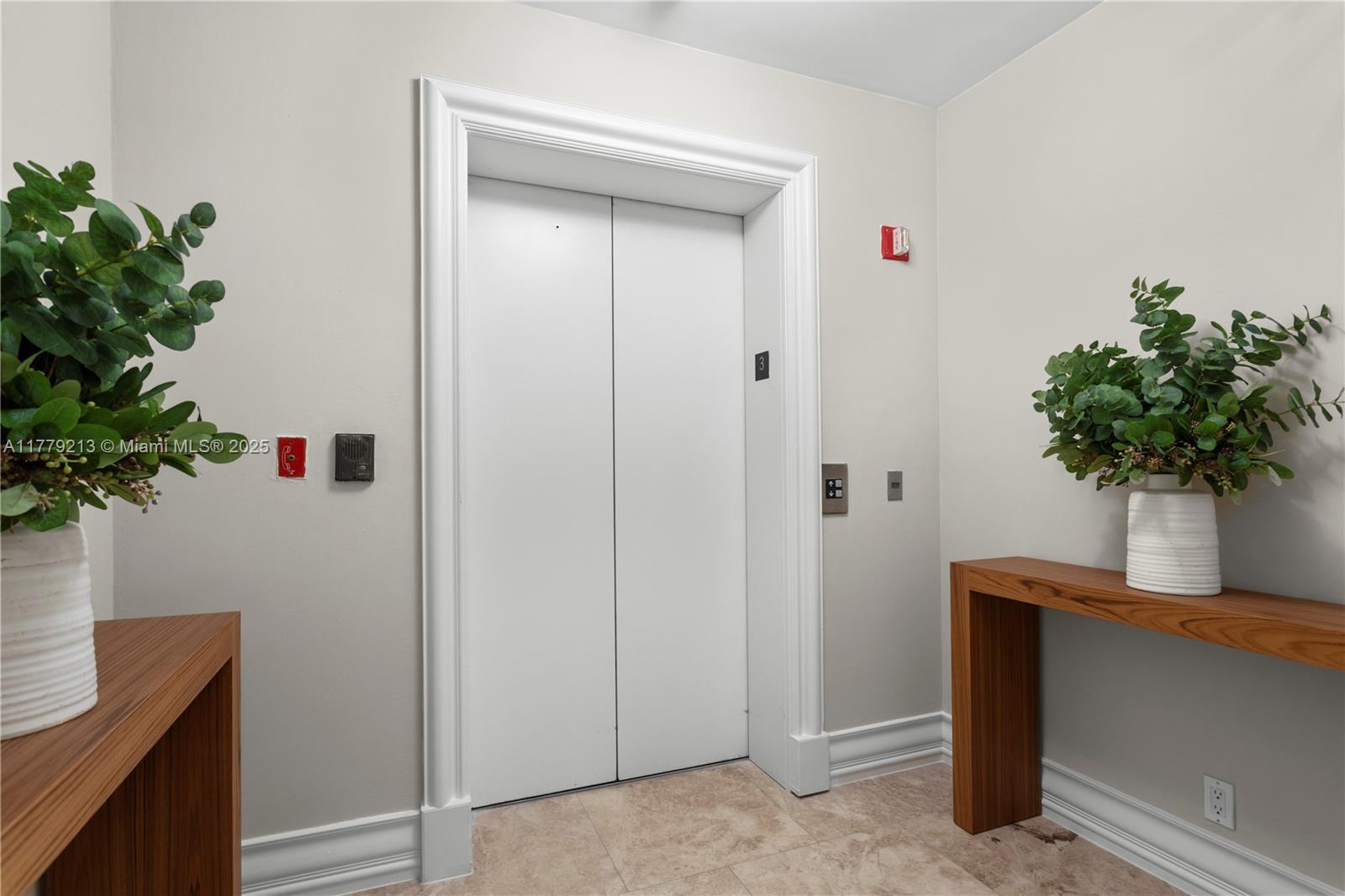 10 Edgewater Dr 3E
