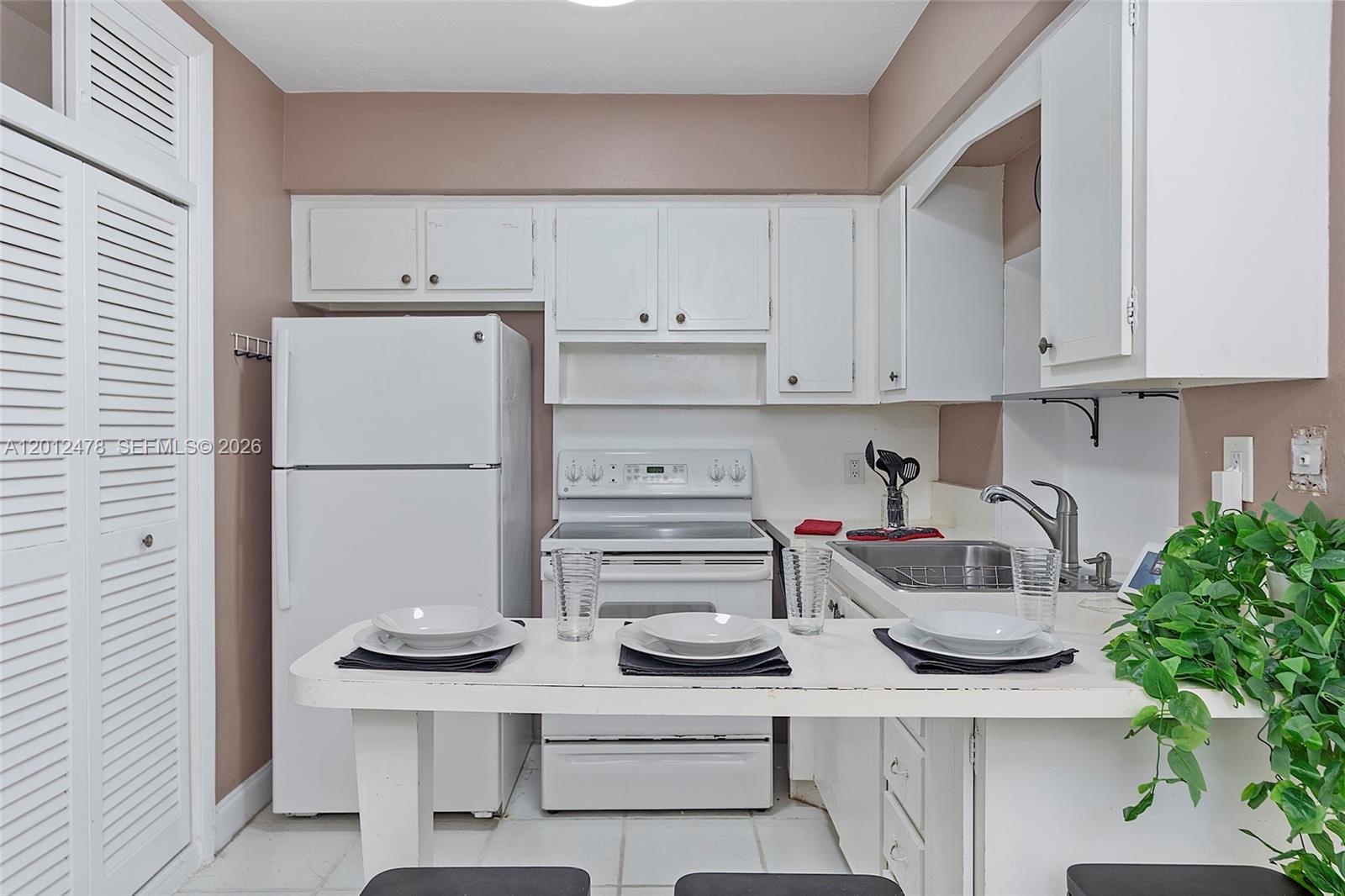SUNRISE VILLAS CONDOMINIU - Residential