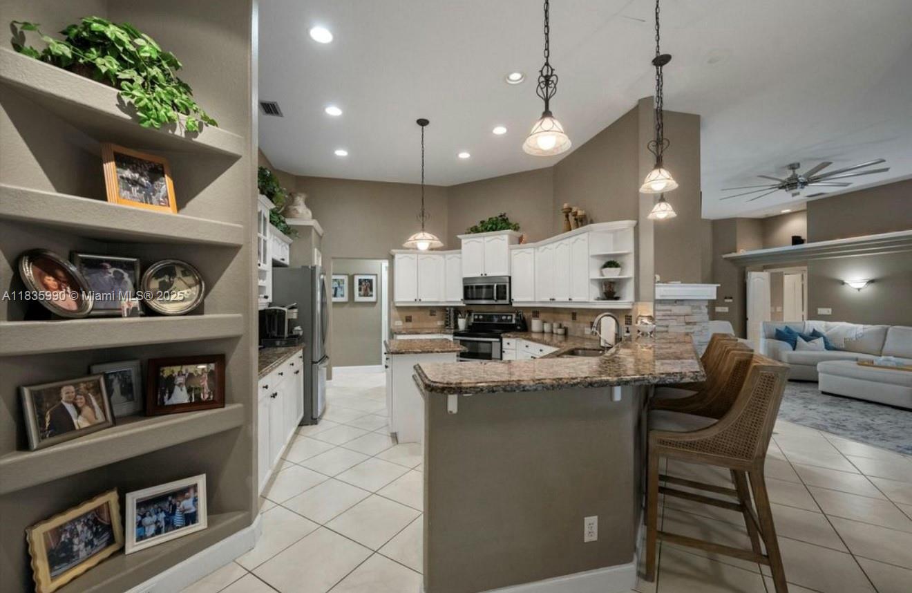 LOXAHATCHEE ACREAGE - Residential