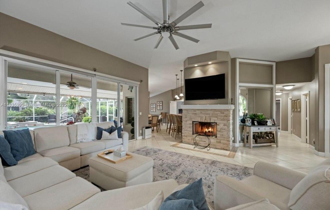 LOXAHATCHEE ACREAGE - Residential