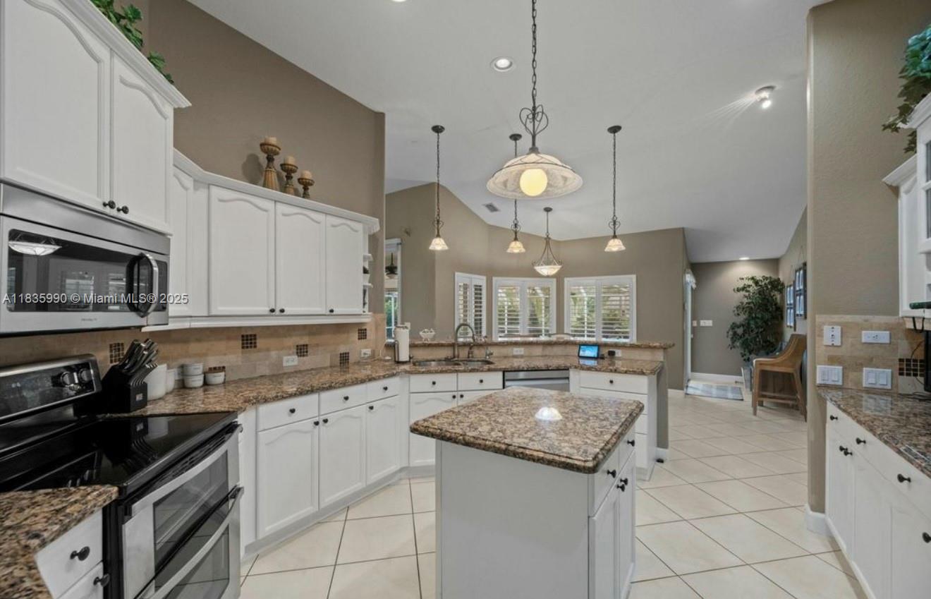 LOXAHATCHEE ACREAGE - Residential