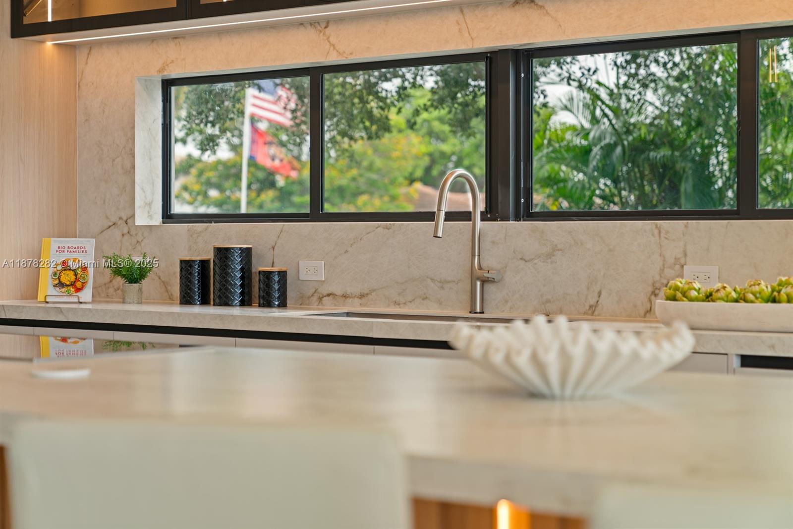 CORAL POINT - Residential