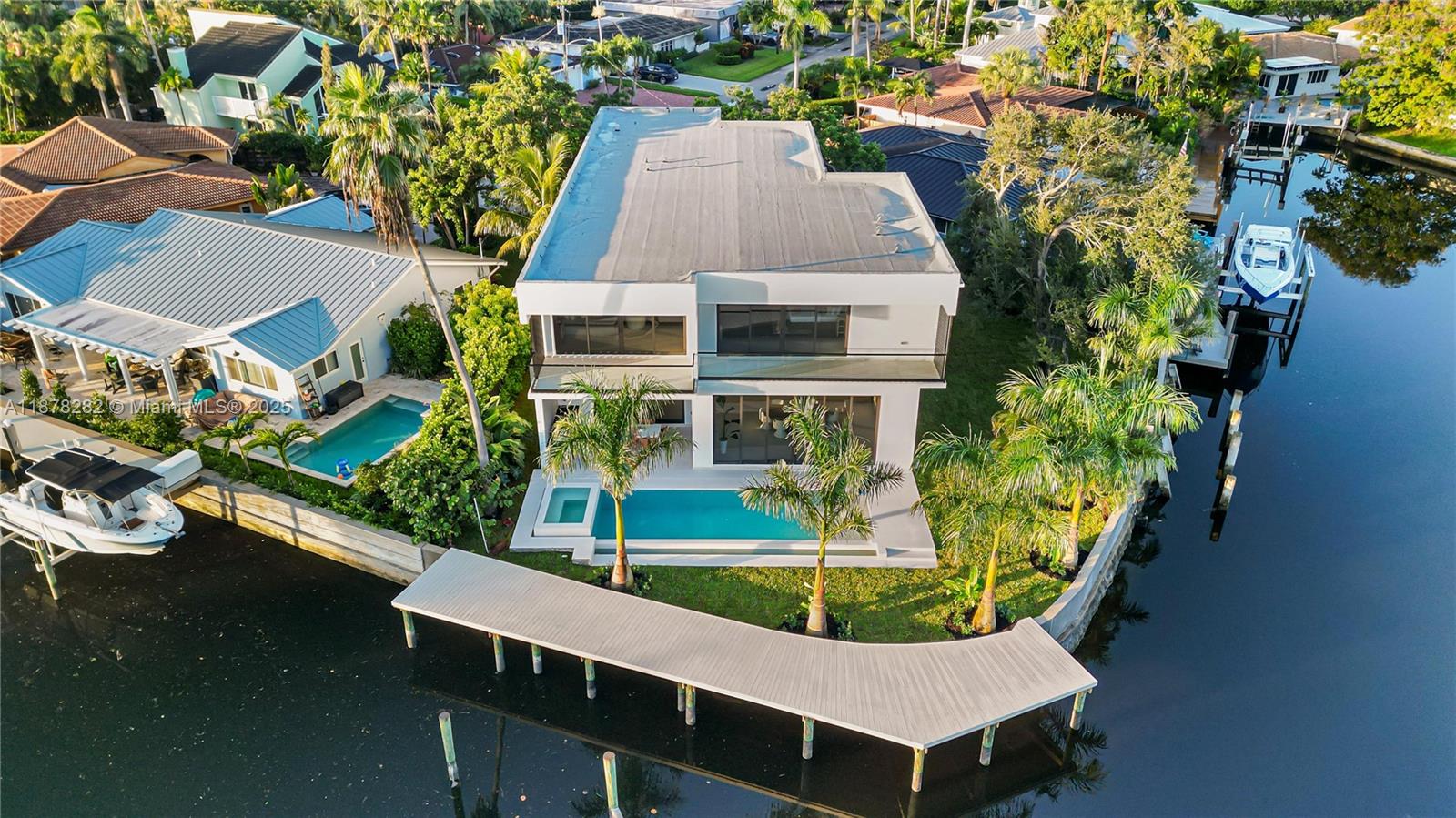 CORAL POINT - Residential