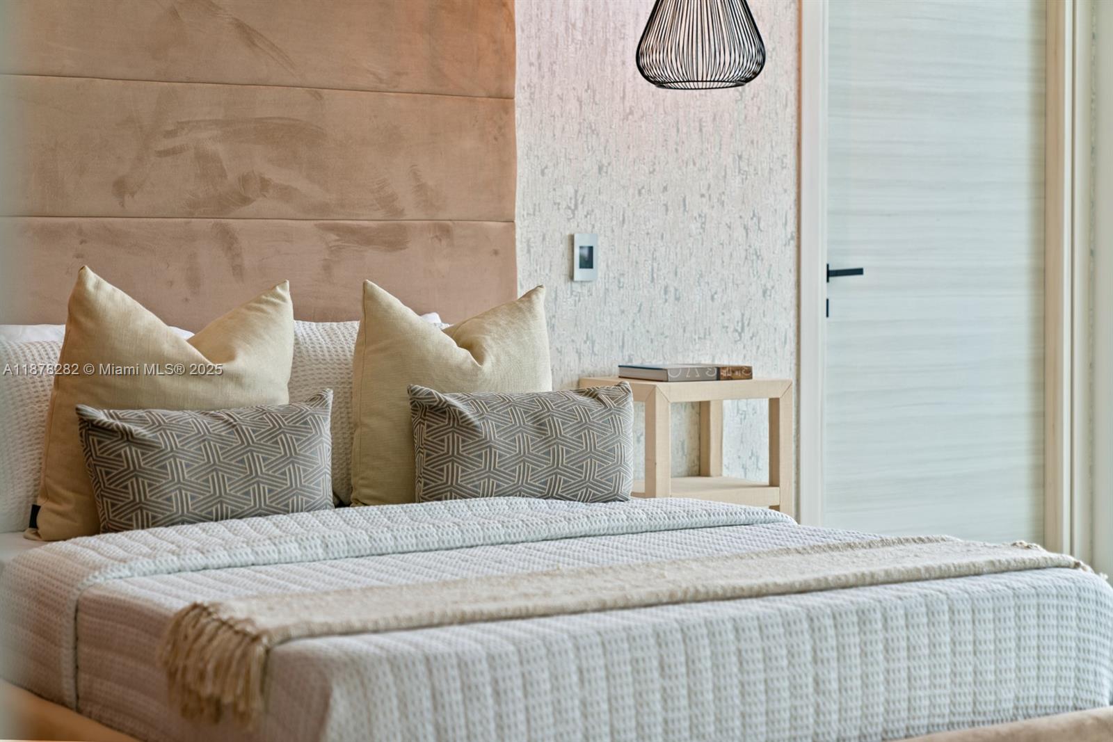 CORAL POINT - Residential