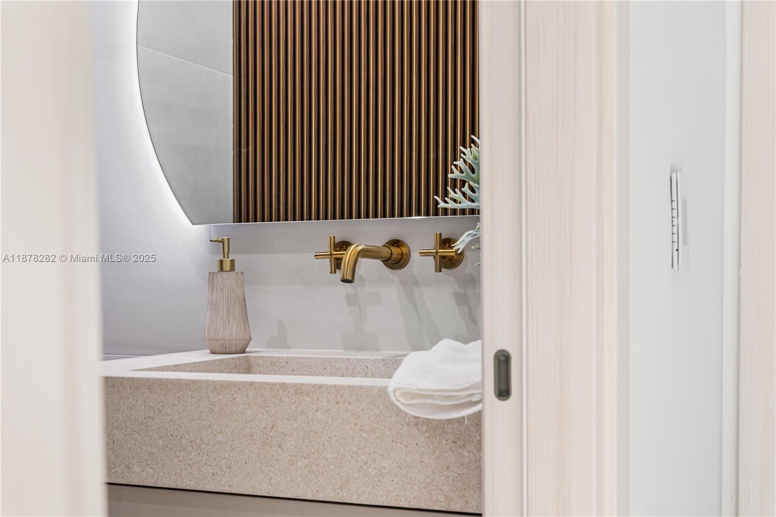 CORAL POINT - Residential