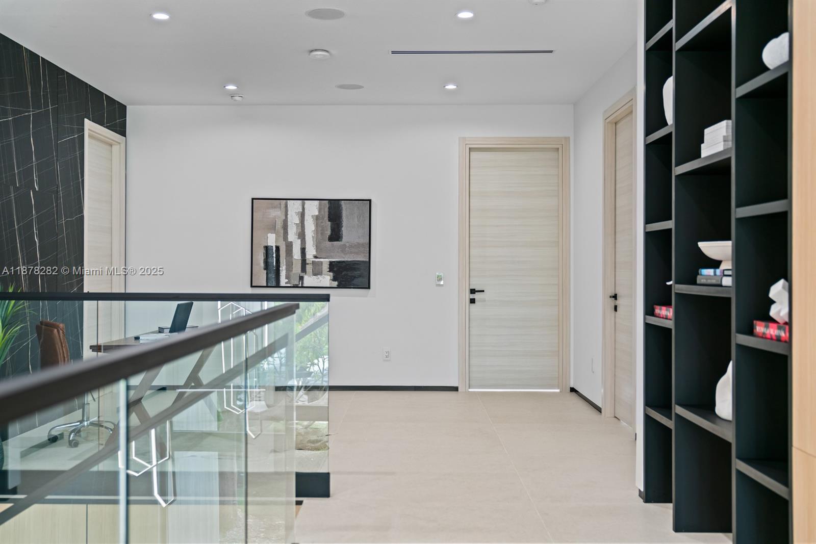 CORAL POINT - Residential