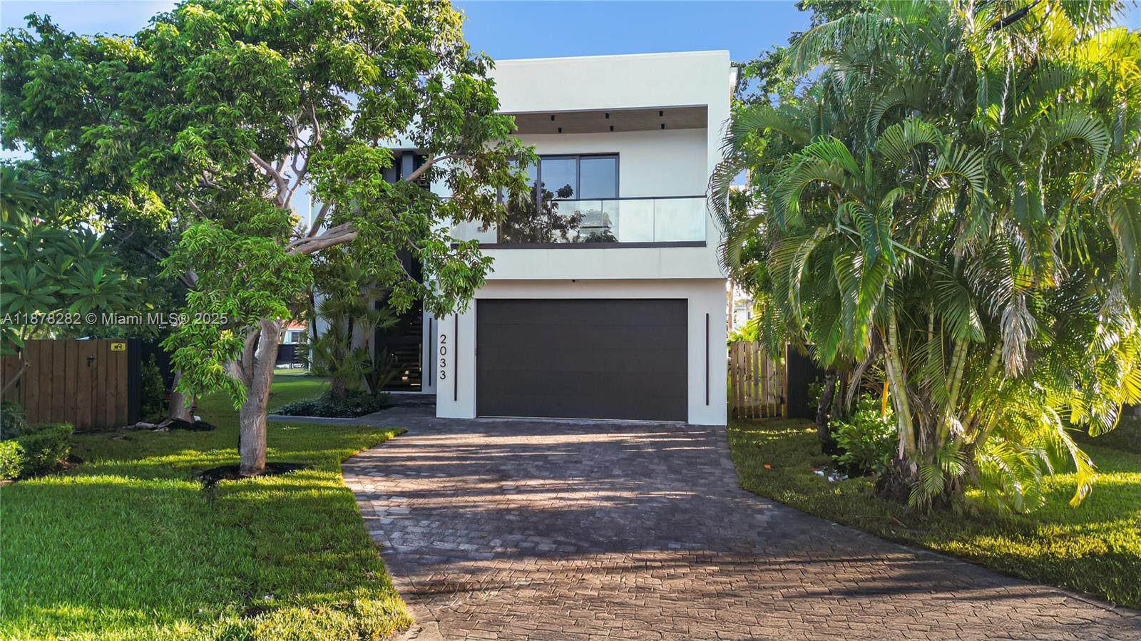 CORAL POINT - Residential