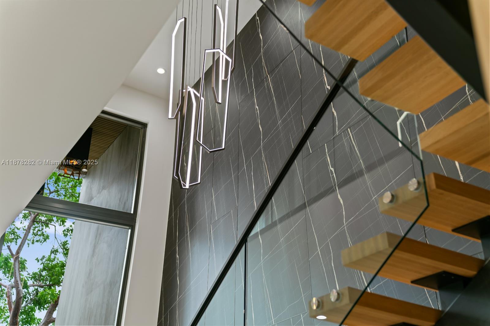 CORAL POINT - Residential